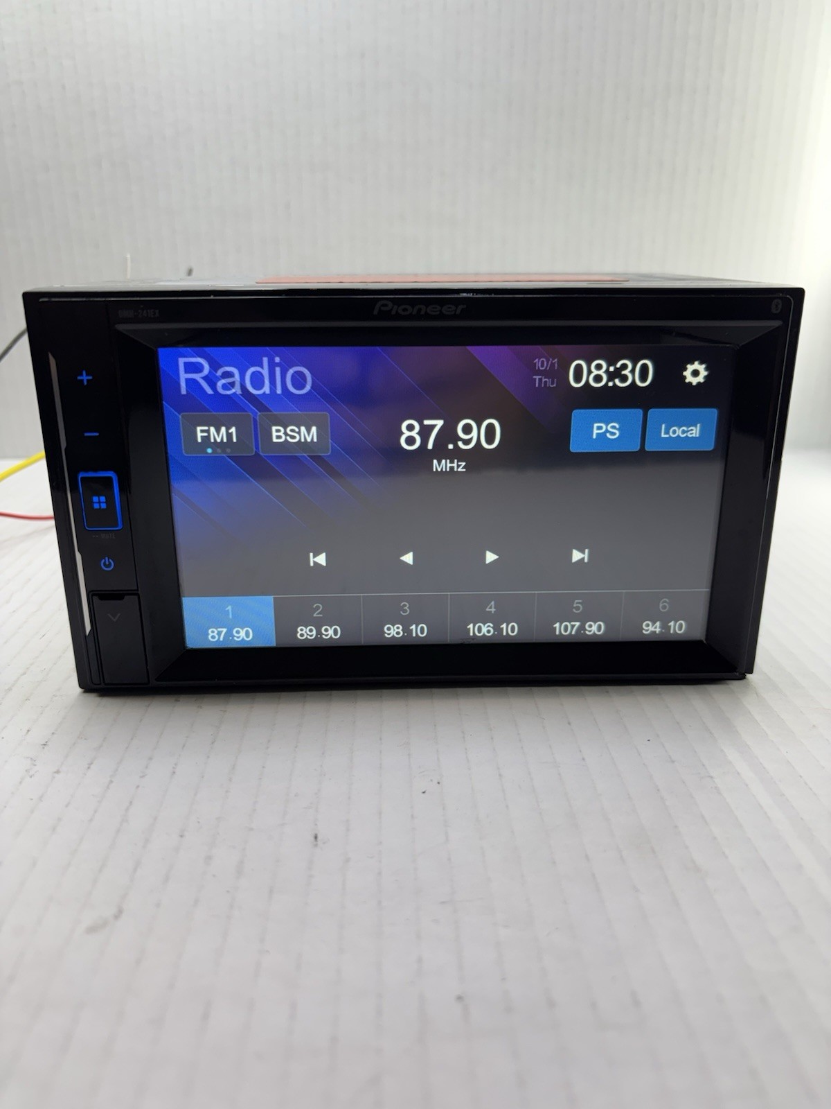 Pioneer DMH-241EX 6.2″ Touchscreen Car Stereo Digital Bluetooth Media Receiver