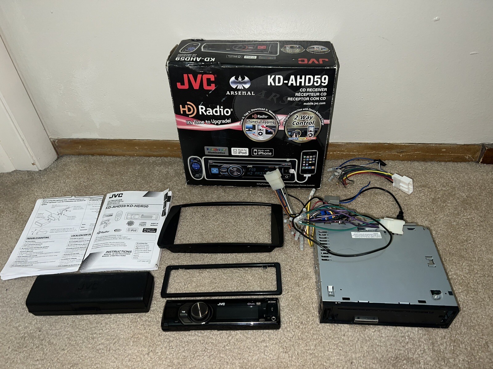 JVC Arsenal KD-AHD59 Vehicle CD Receiver/Radio 1 DIN