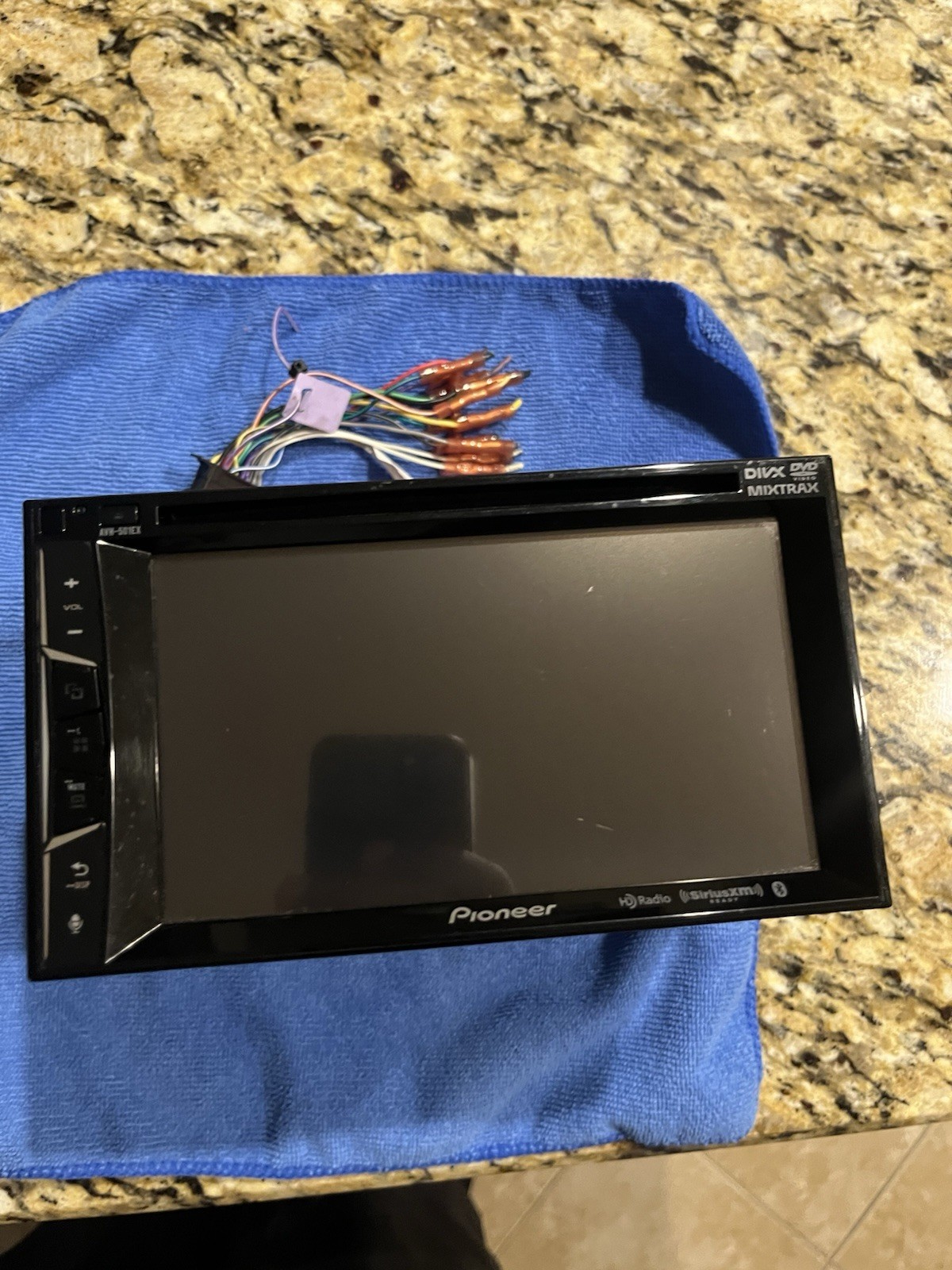 Pioneer AVH-501EX 6.2inch MultimediaBluetooth in-Dash DVDReceiver$145.00