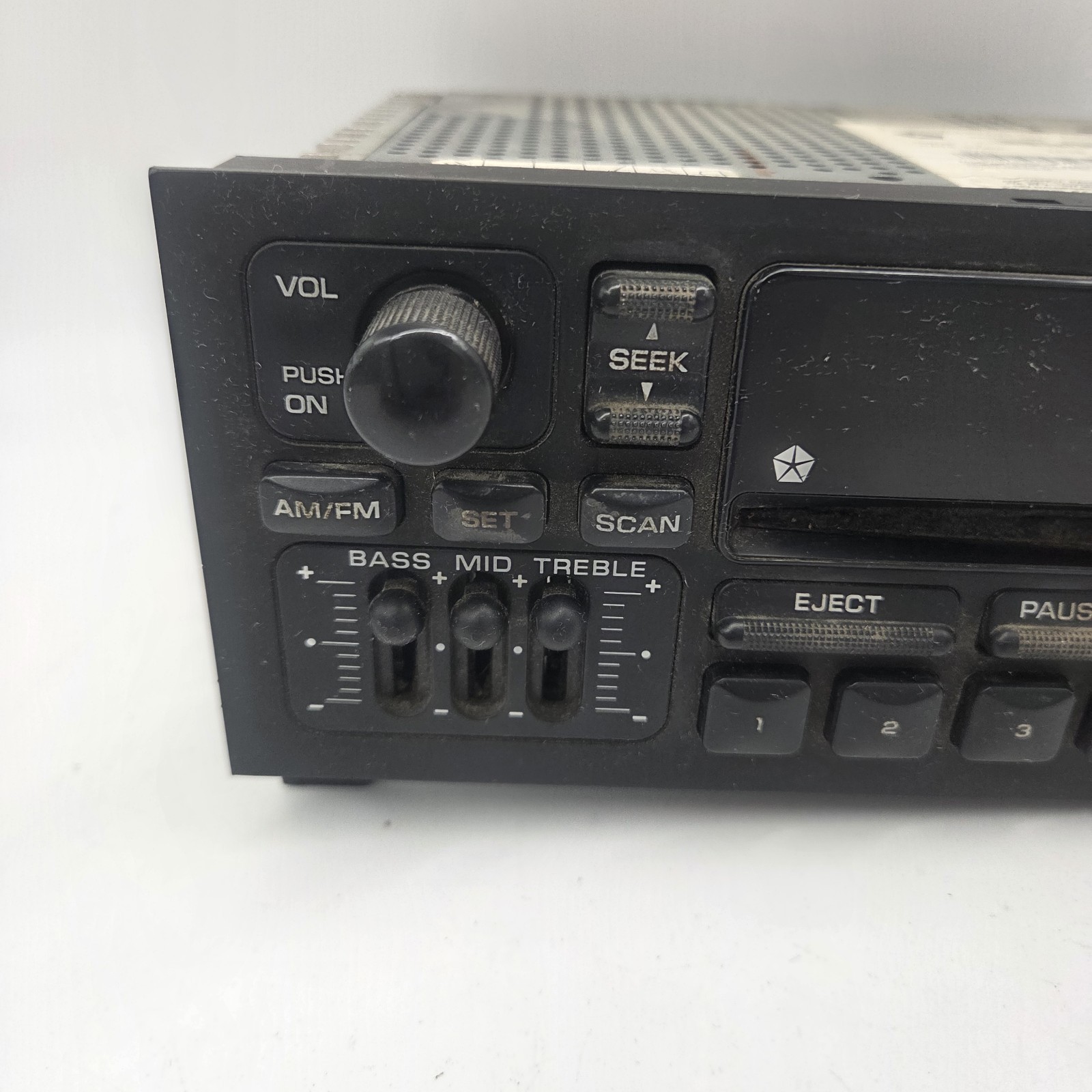 Chrysler Jeep Dodge Radio CD Player P04704373AC AM FM Stereo