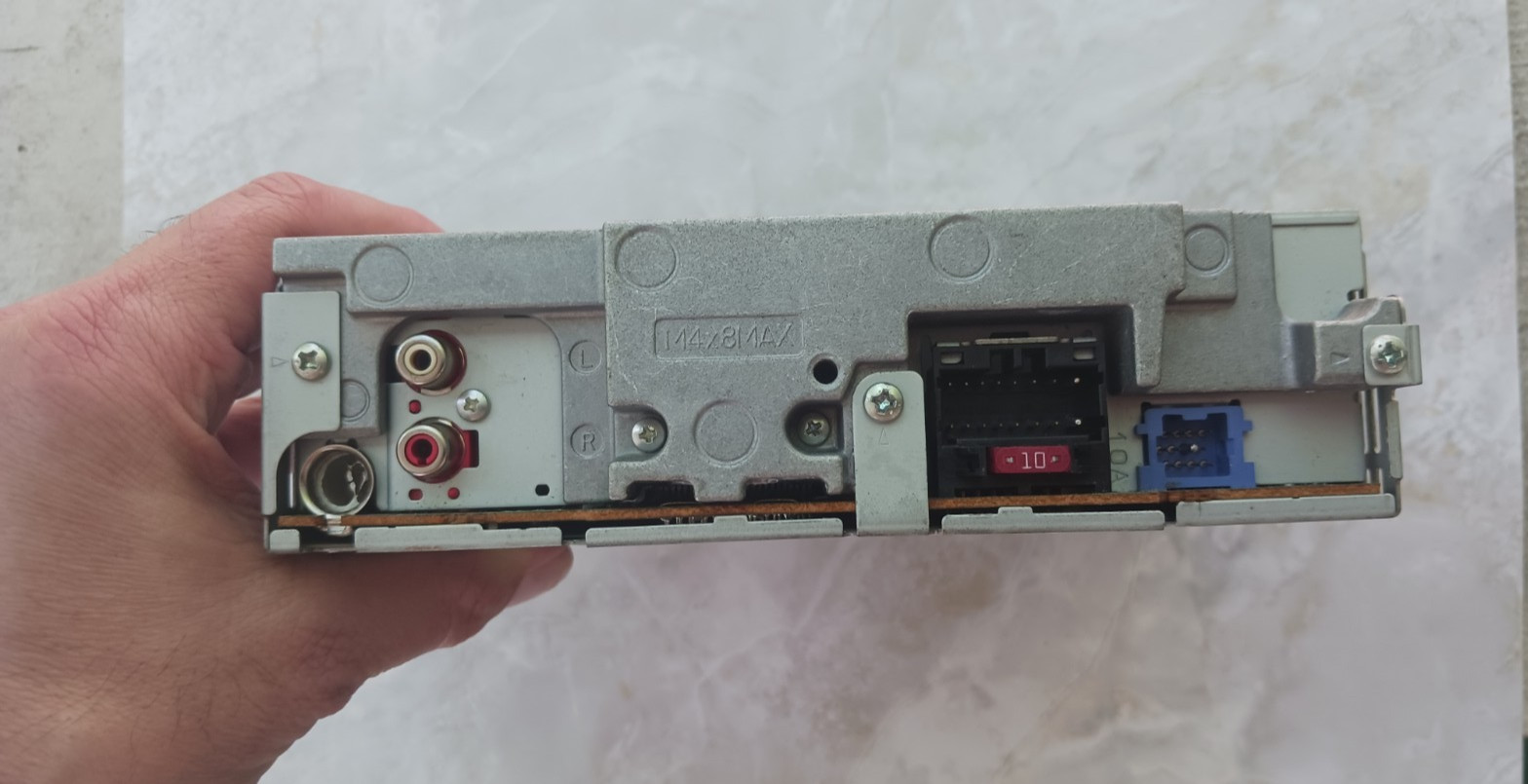 ~Looks Nice Pioneer Mosfet 50w DEH-P2500 Classic In-Dash Radio~