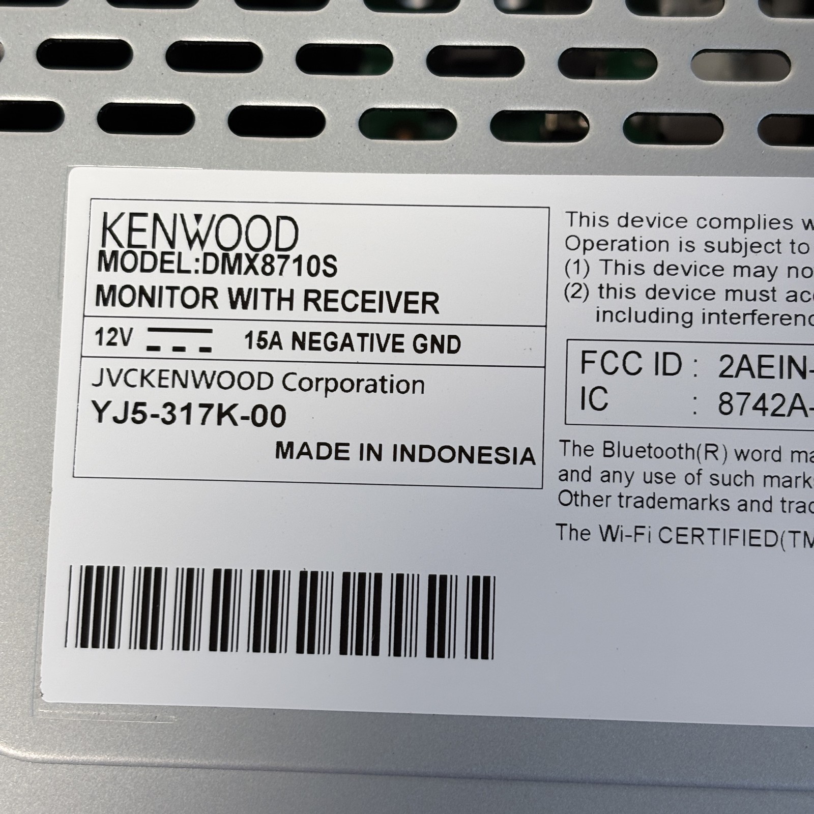 Kenwood DMX8710S Gray & Black 6.92″ Double-DIN Digital Multimedia Receiver 7K00