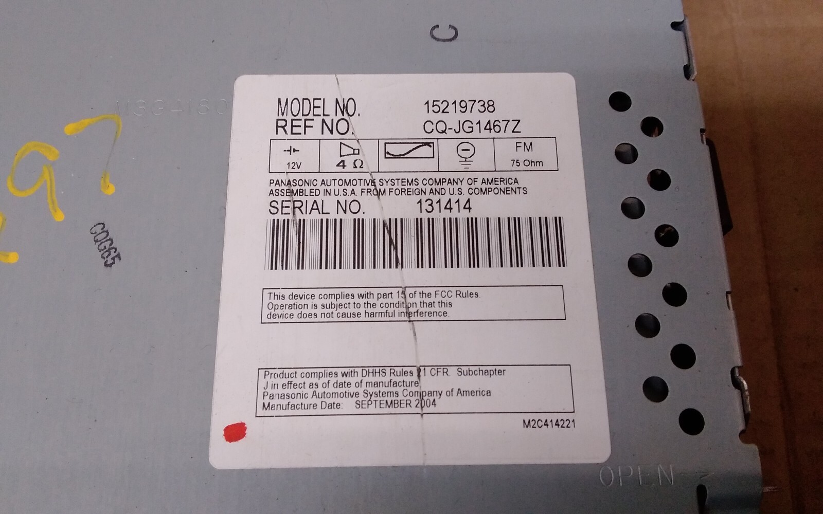 2004 SATURN VUE AM FM CD RADIO ID 15219738