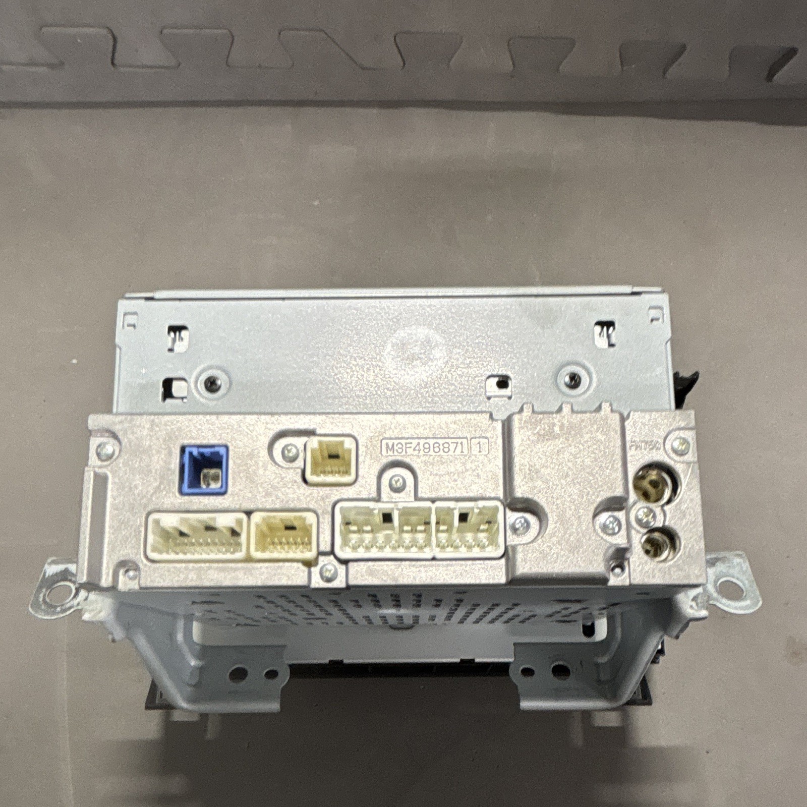 Toyota 86120-0C290 In-Dash AM/FM CD Radio Head Unit