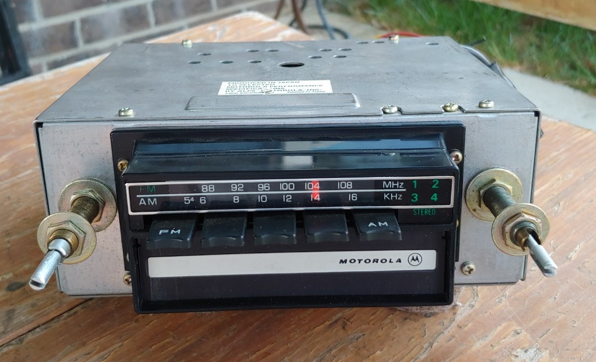 Original 1970’s MOTOROLA Model TF875AX In-Dash AM FM 8 TRACK Stereo PLAYER