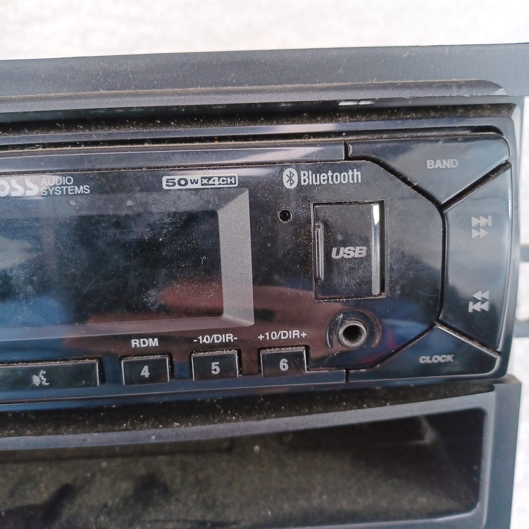 Boss Car Stereo 609UAB 50W Bluetooth USB Remote Control