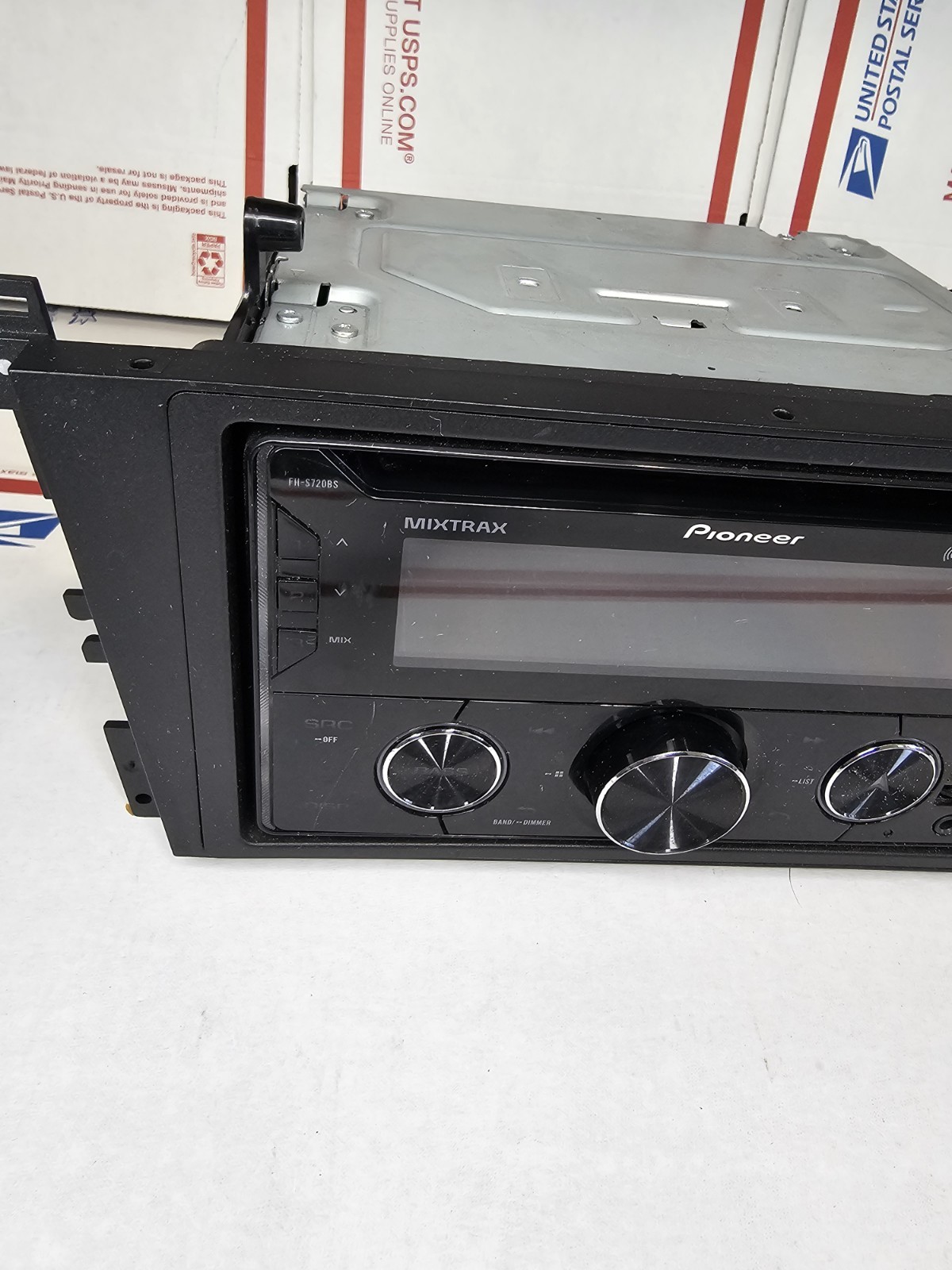 Pioneer FHS720BS In-Dash Double Din CD Receiver with built in bluetooth