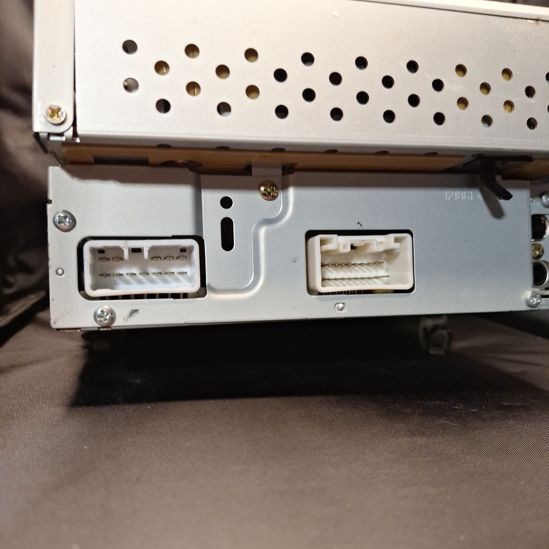 lexus 86120-AA040 Fujitsu 122000-3210D101 Radio with mounting bracket Head unit