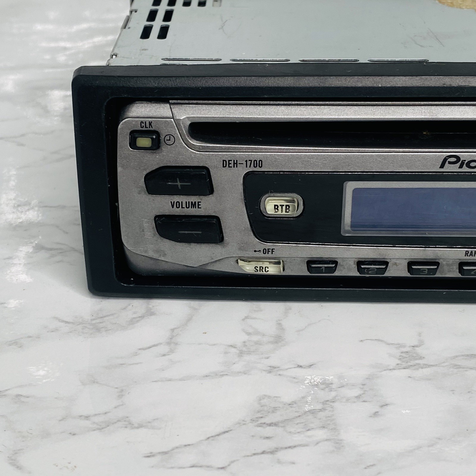 Pioneer DEH-1700 AM/FM CD Car Stereo W/ Connector Cord Faceplate 45w X4 WORKS