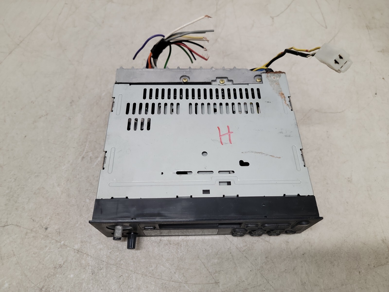 Isuzu Car Stereo Radio 8-97070-488-2, 3634
