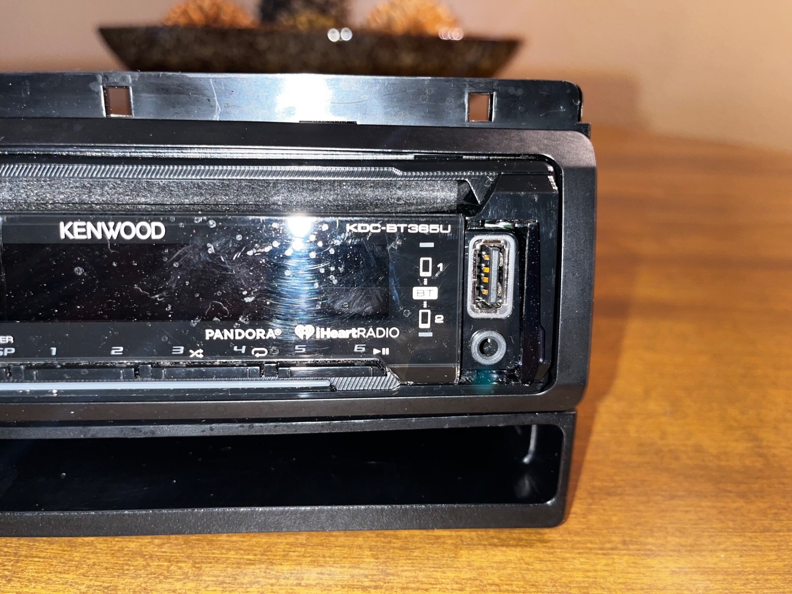 Kenwood KDC-BT365U CD player radio stereo 1 Din USB AUX AOA head unit receiver