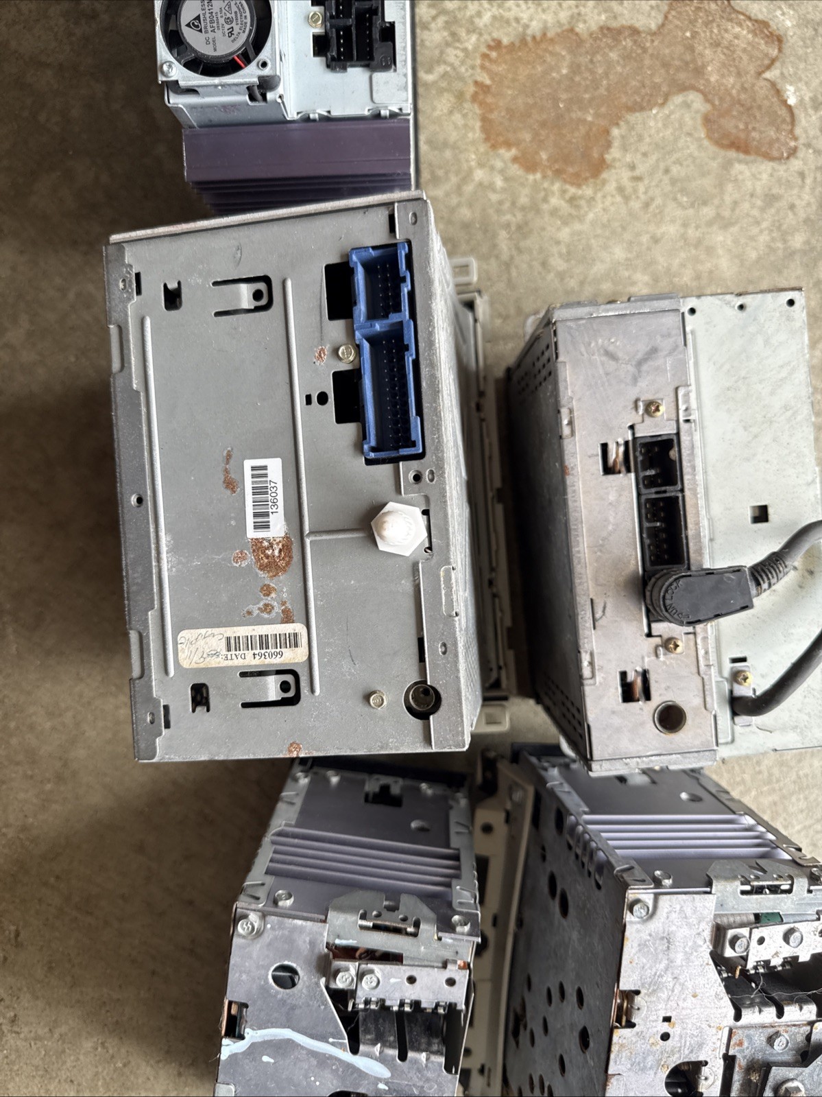 5 Car Stereos 2 Cd Players MP3
