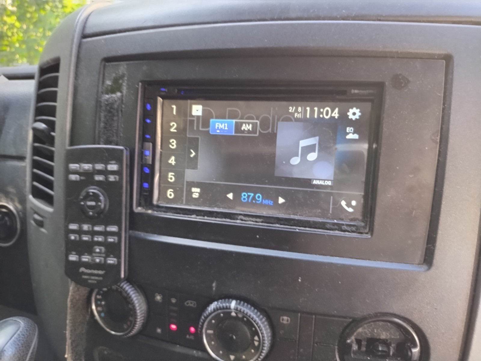 Pioneer 10 inch Flat Screen Radio fits Mercedes sprinter