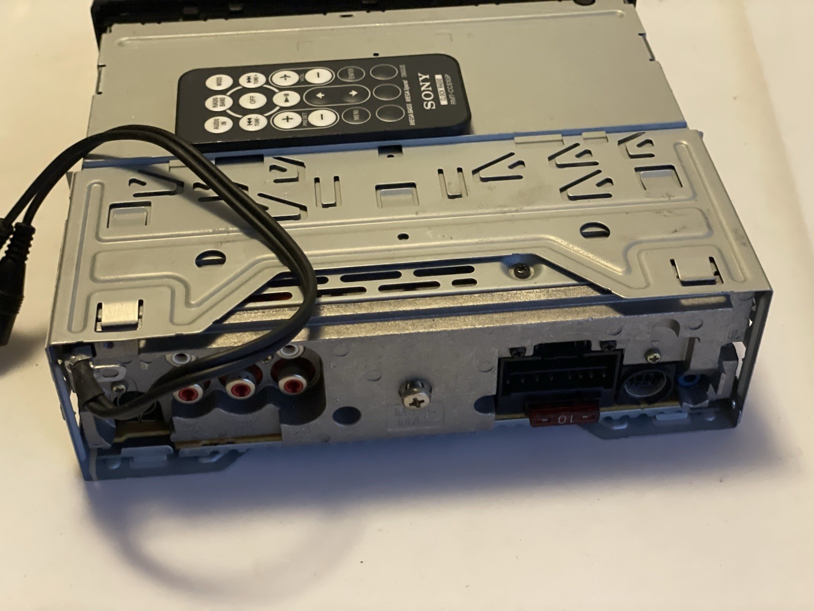 Sony FM/AM Compact Disc Player MP3 Model CDX-FW570 Xplod With OEM Remote