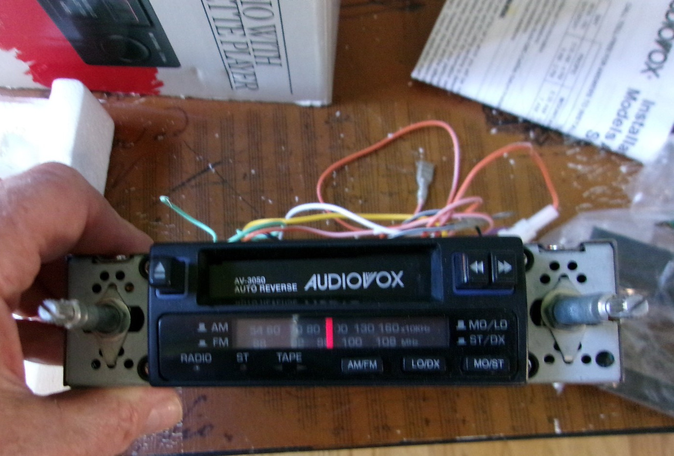 AUDIOVOX AV-3050 AM/FM MPX, AUTO-REVERSE CASETTE PLAYER WITH BOX