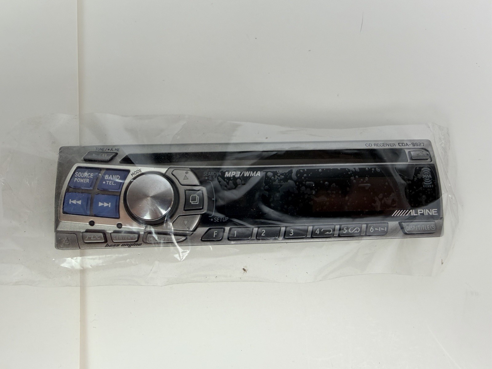 Alpine UTE-73BT Mechless Digital Media Receiver with BT Wireless Technology