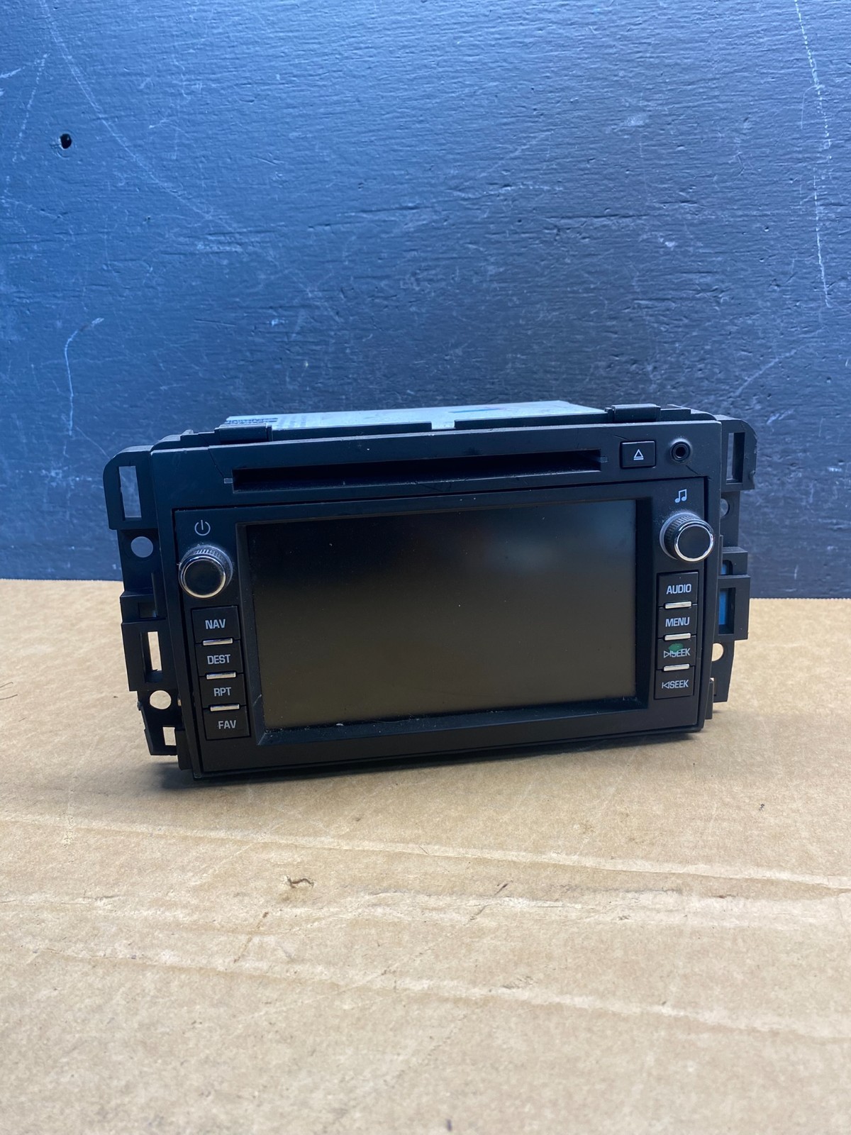 2010 2011 Buick Enclave Radio Stereo CD Player Screen Display AD7337 DG