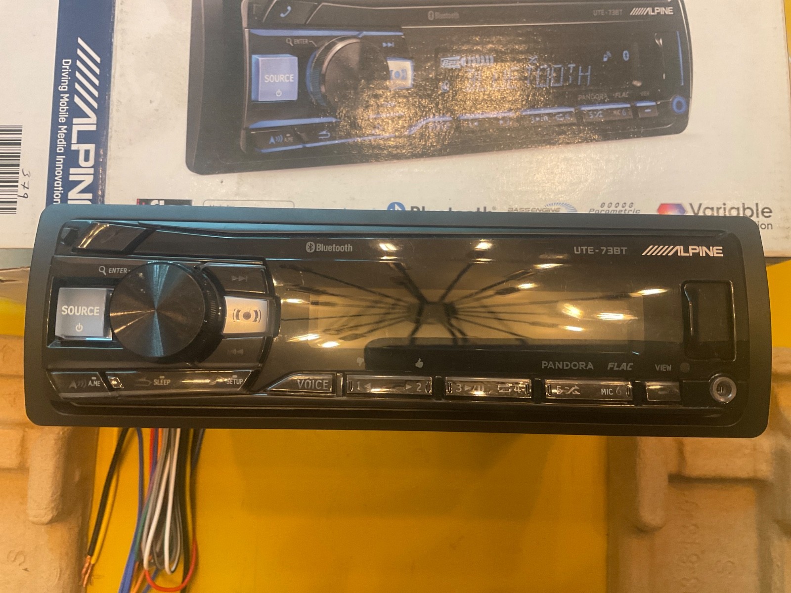 Alpine UTE-73BT Digital Media Receiver for parts or repair