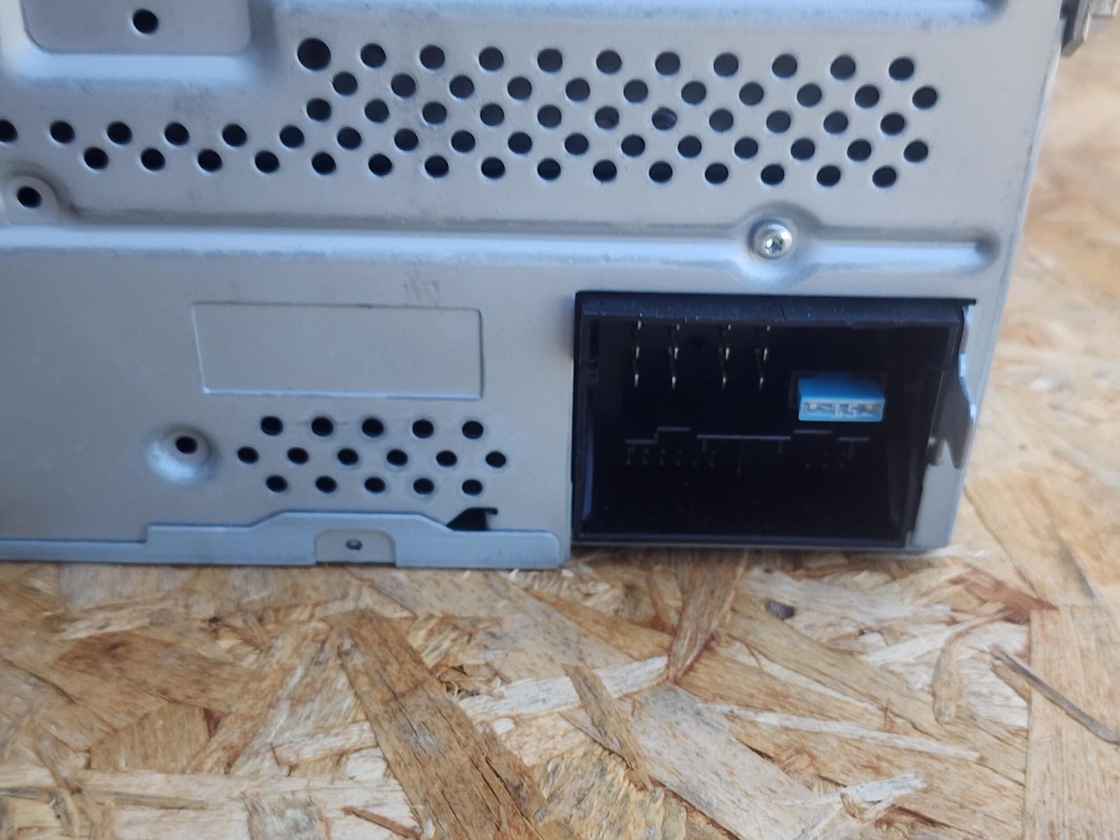 VOLKSWAGEN Am Fm CD CAR STEREO UNTESTED 2010-2017 Saleen Mustang Camaro Toyota