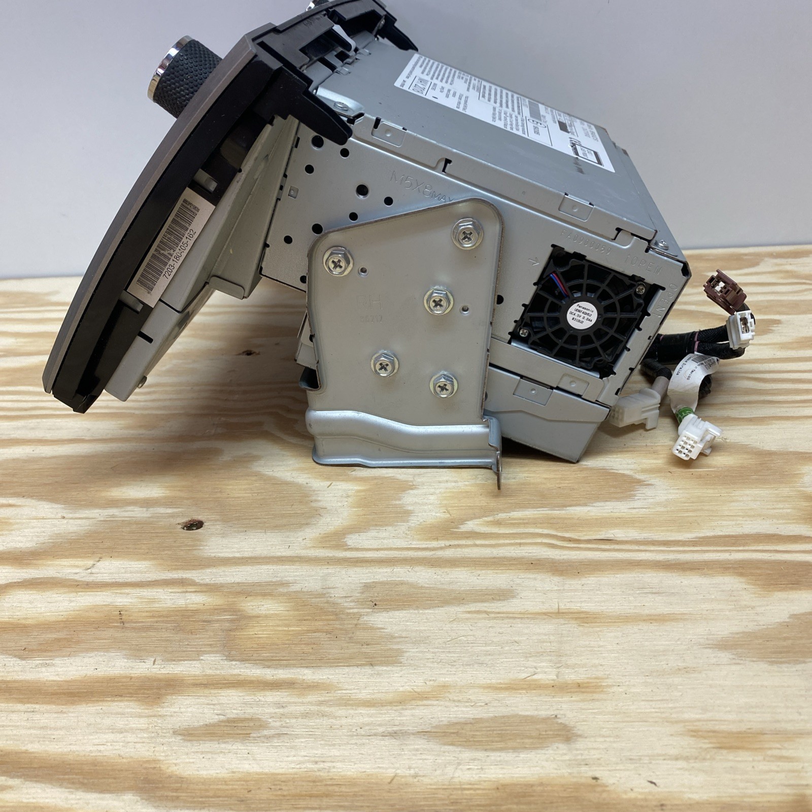 2014 -2019 Toyota Tundra Radio OEM Model# 86140-0C191 XM receiver