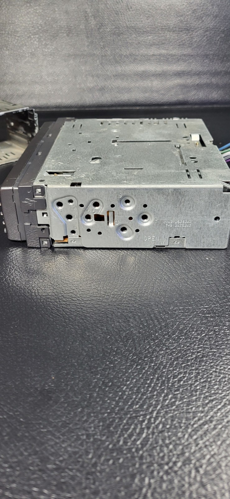 JVC KD-S640 CD Player In Dash Receiver with Removable Face (1999)