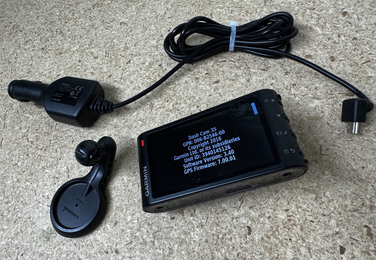 Garmin Dash Cam 35 Full HD Automotive Recording Device W/ Mount