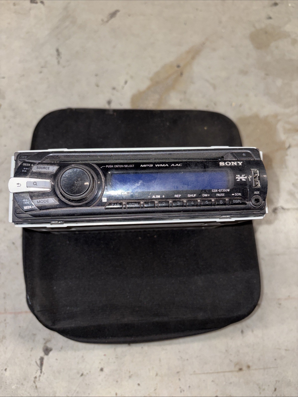 Sony Xplod CDX-GT35U AM FM CD Player Car Stereo No Harness