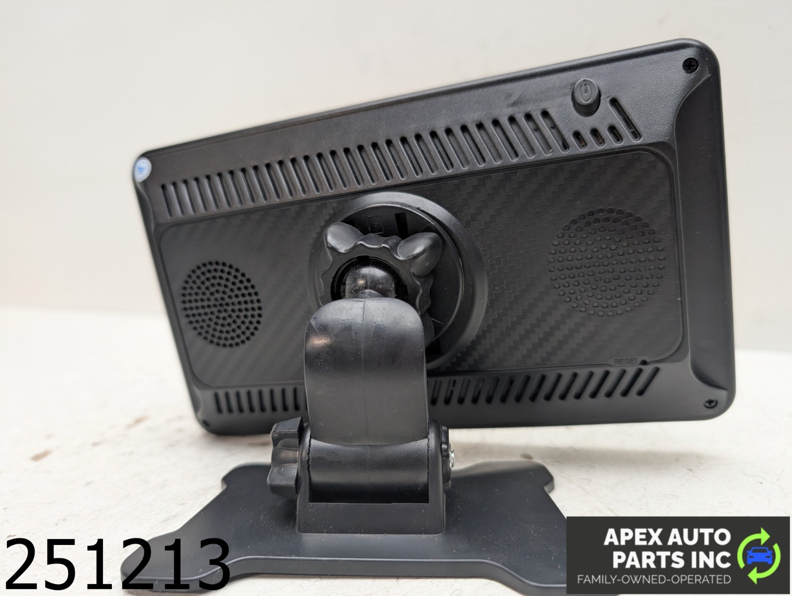 AFT 2012 Audi Q5 2.0L 7″ Portable Wireless Car Stereo