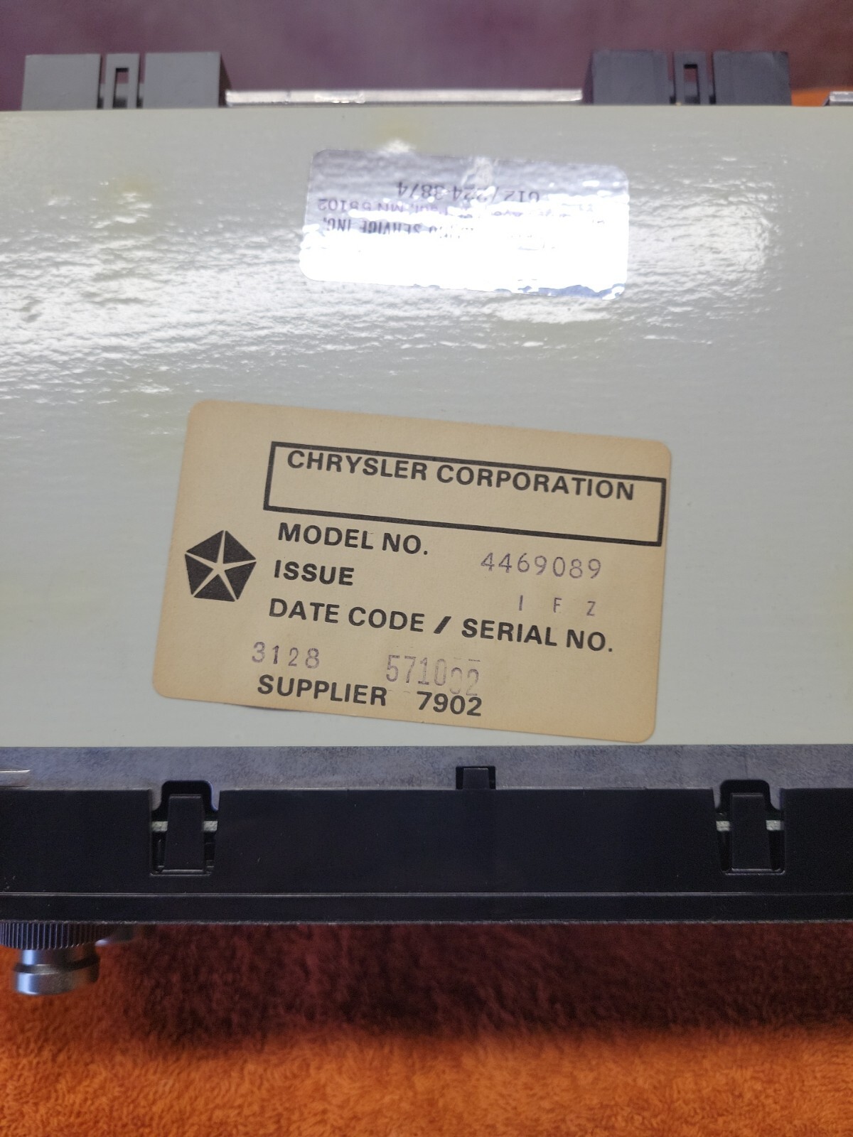 AA7•Vintage 1970s-99 Original OEM Chrysler AMFM Factory Radio Model 4469089 NOS