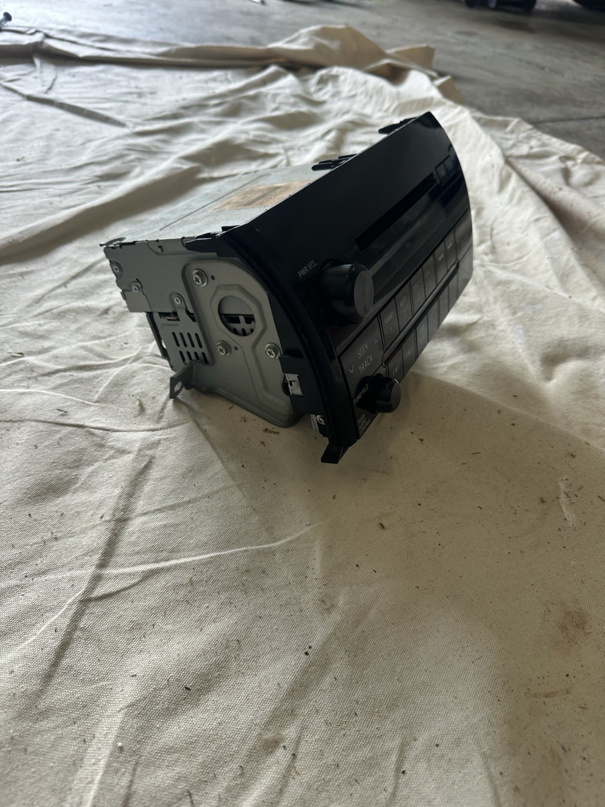 Toyota OEM 2 DIN AM/FM Satellite Ready MP3 CD Radio Head Unit 86120-0C181