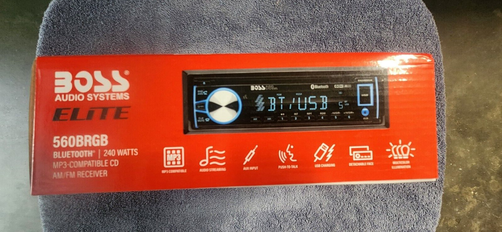 BOSS 560BRGB IN-DASH SINGLE DIN BLUETOOTH CD PLAYER WITH FMK550 MOUNTING KIT