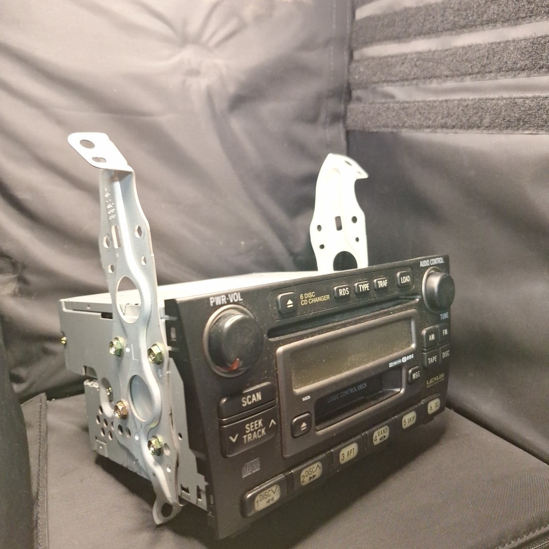 lexus 86120-AA040 Fujitsu 122000-3210D101 Radio with mounting bracket Head unit