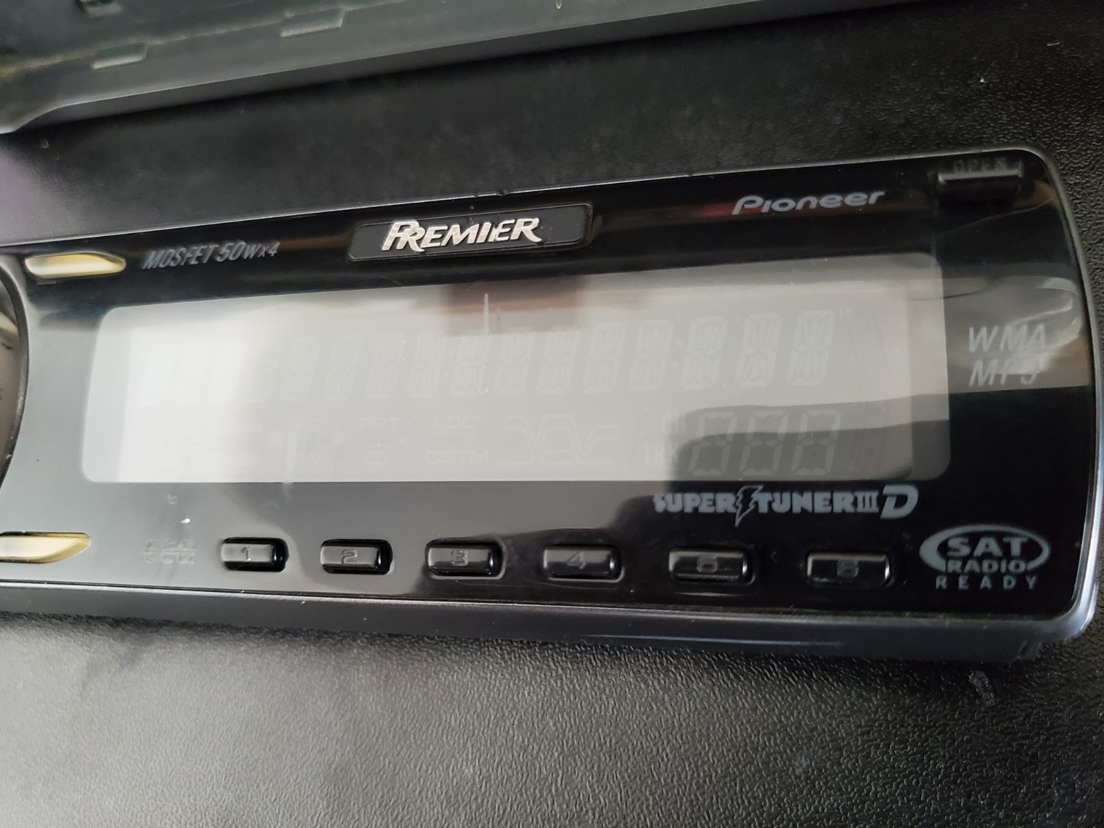 Pioneer Premier DEH-P480MP Old School Single Din Car Stereo (CD PLAYER)