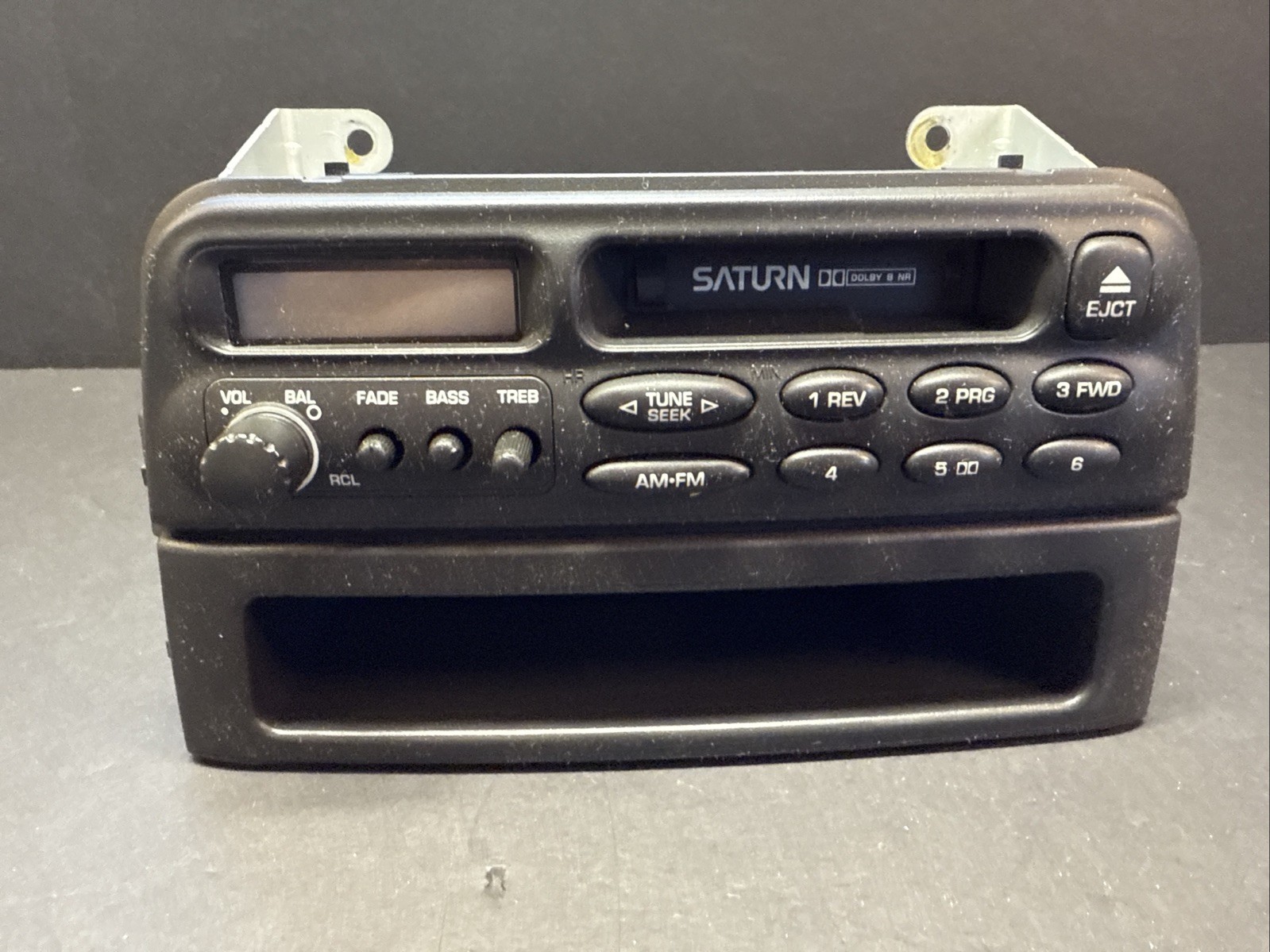 1990’s Saturn In Dash Radio Cassette Player With Tray UR100573668 21023552