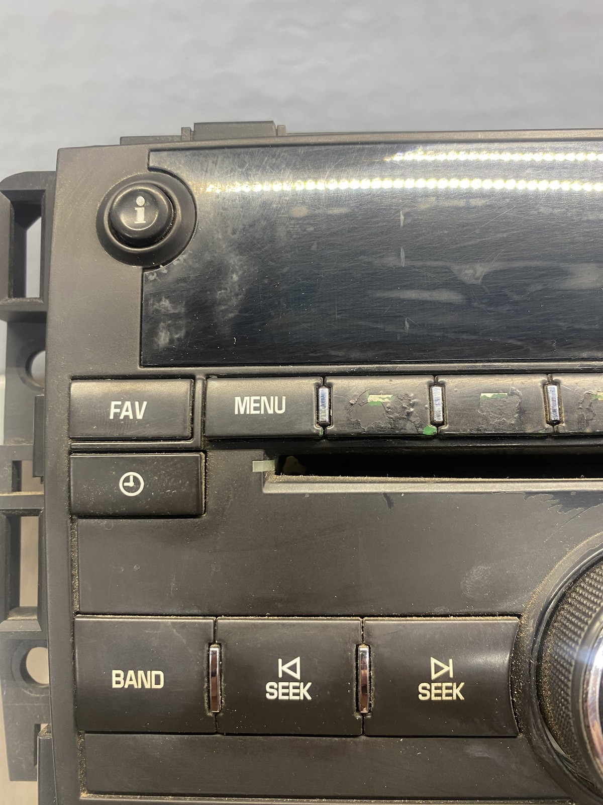OEM GM Delphi Delco Car Stereo Radio CD Player Aux Input MPN 25865029