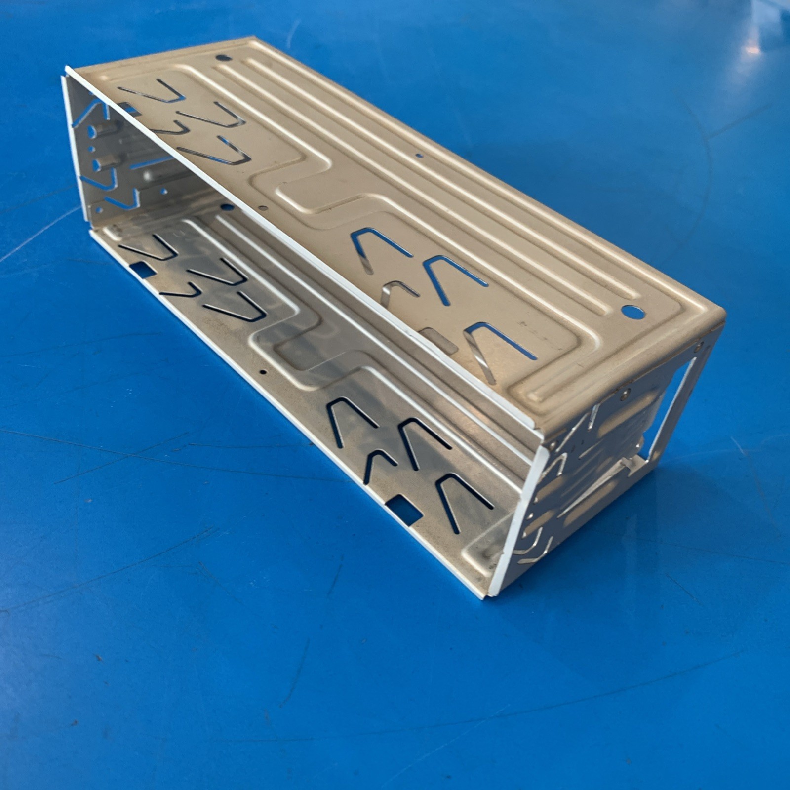 ALPINE UTE-73BT UTE73BT CDE-172BT CDE172BT CDE-170 CDE170 CAGE MOUNT SLEEVE CAN