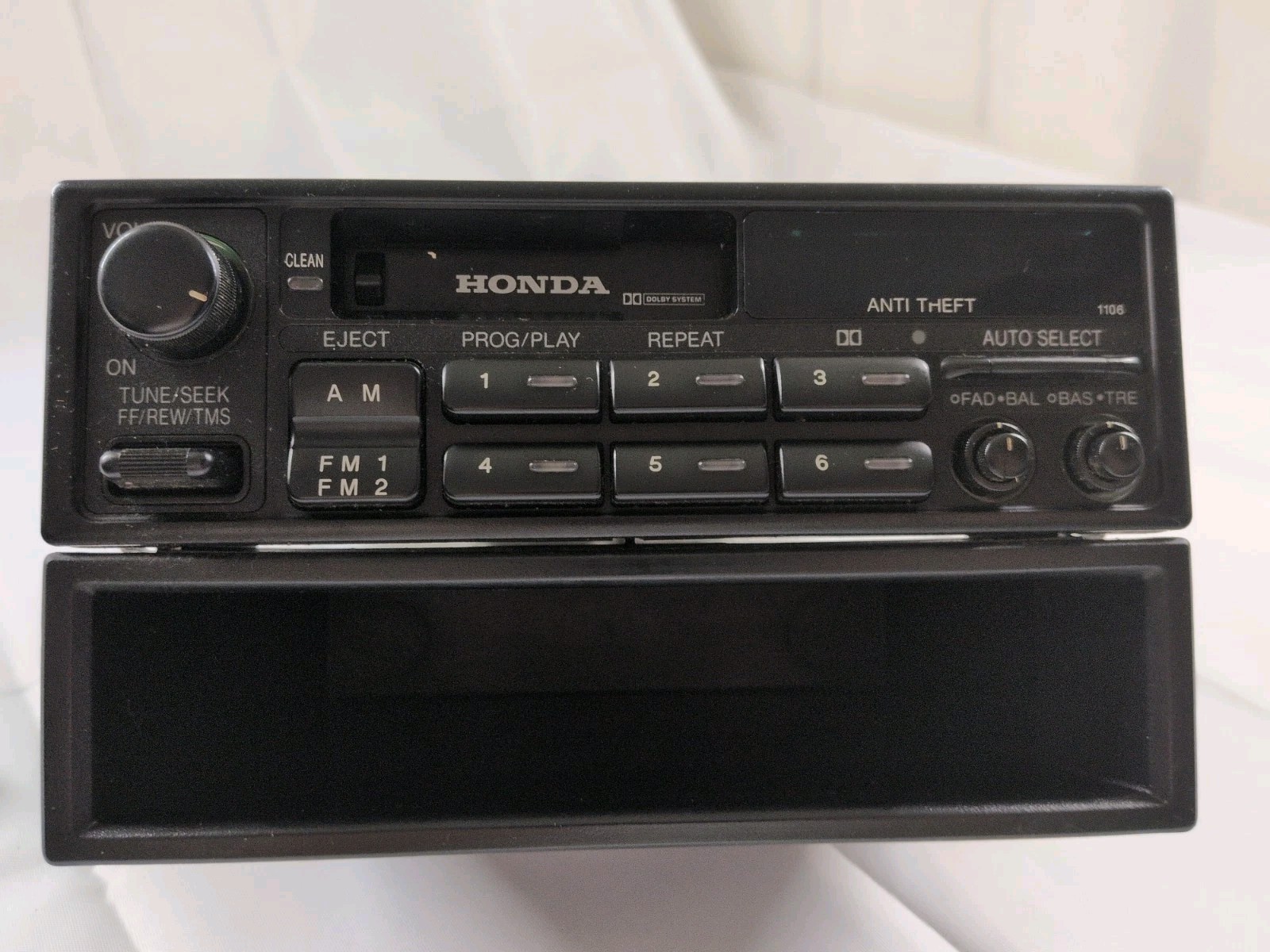 Honda OEM 1990-1993 Accord AM FM Cassette Radio 39100-SM4-A310-M1 Untested