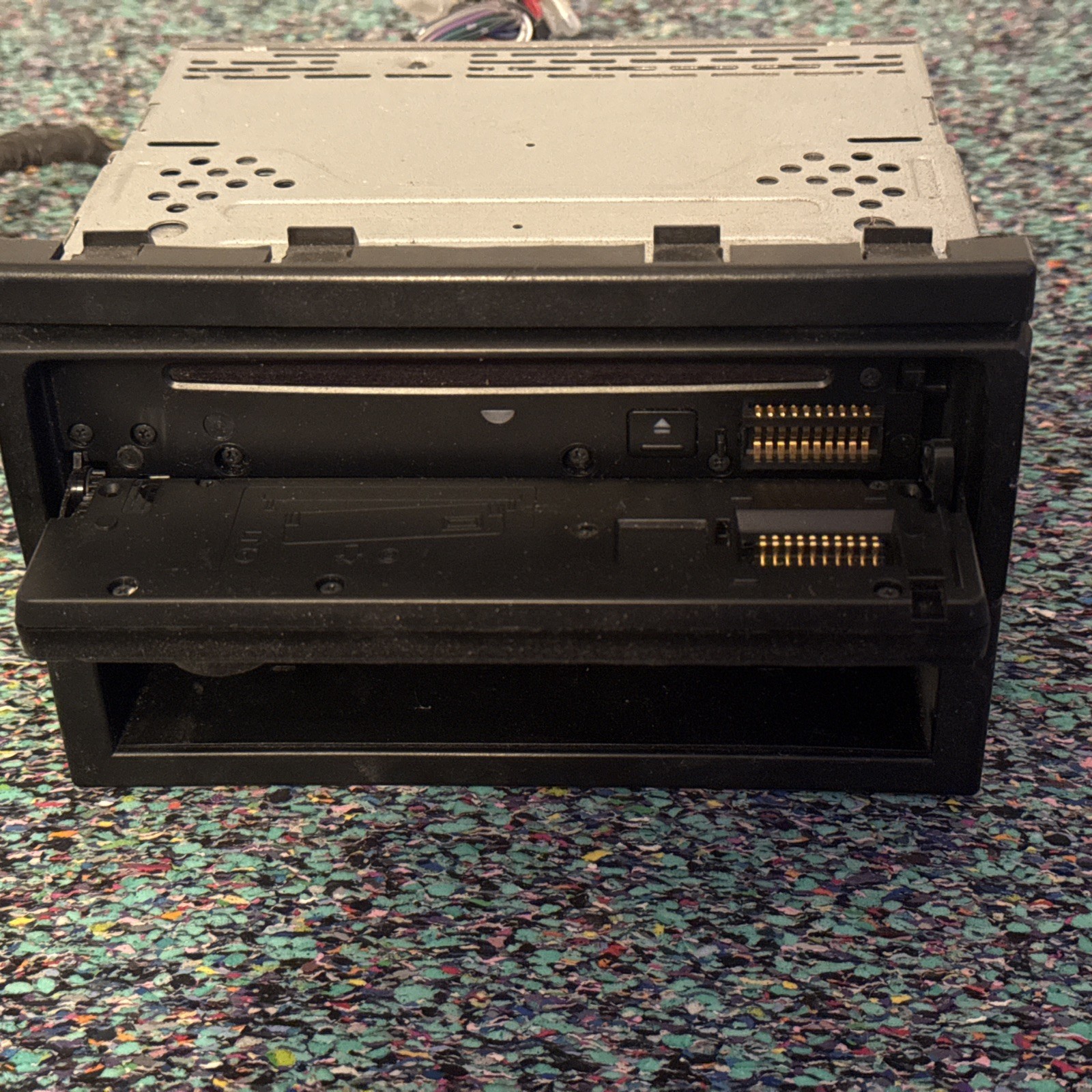 Sony Xplod CDX-GT510 Single DIN CD Player/Radio 52W Untested W Facia Kit