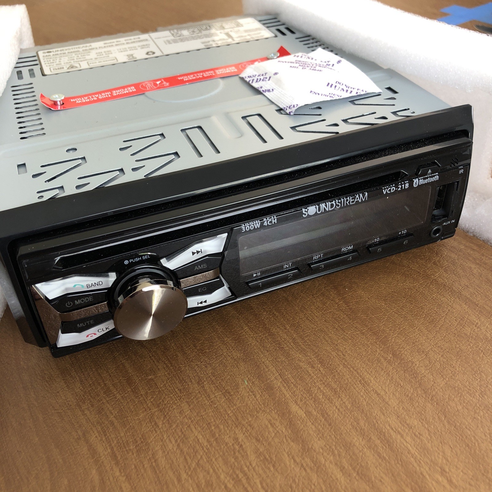 SOUNDSTREAM Single DIN Bluetooth CD Player w/ 32GB USB Playback VCD-21B