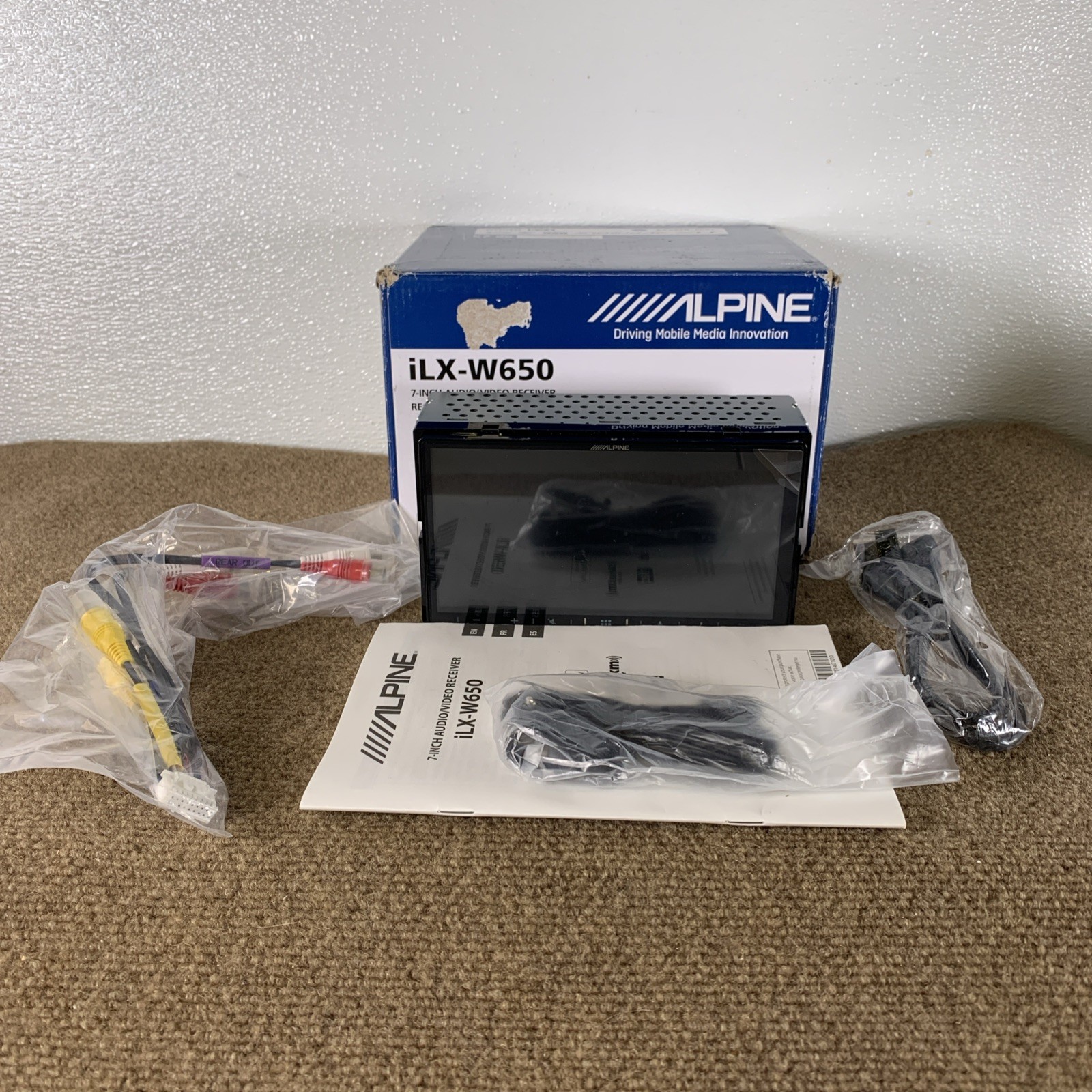 ALPINE ILX-W650 7″ In Dash Touchscreen Car Stereo Apple CarPlay Multimedia