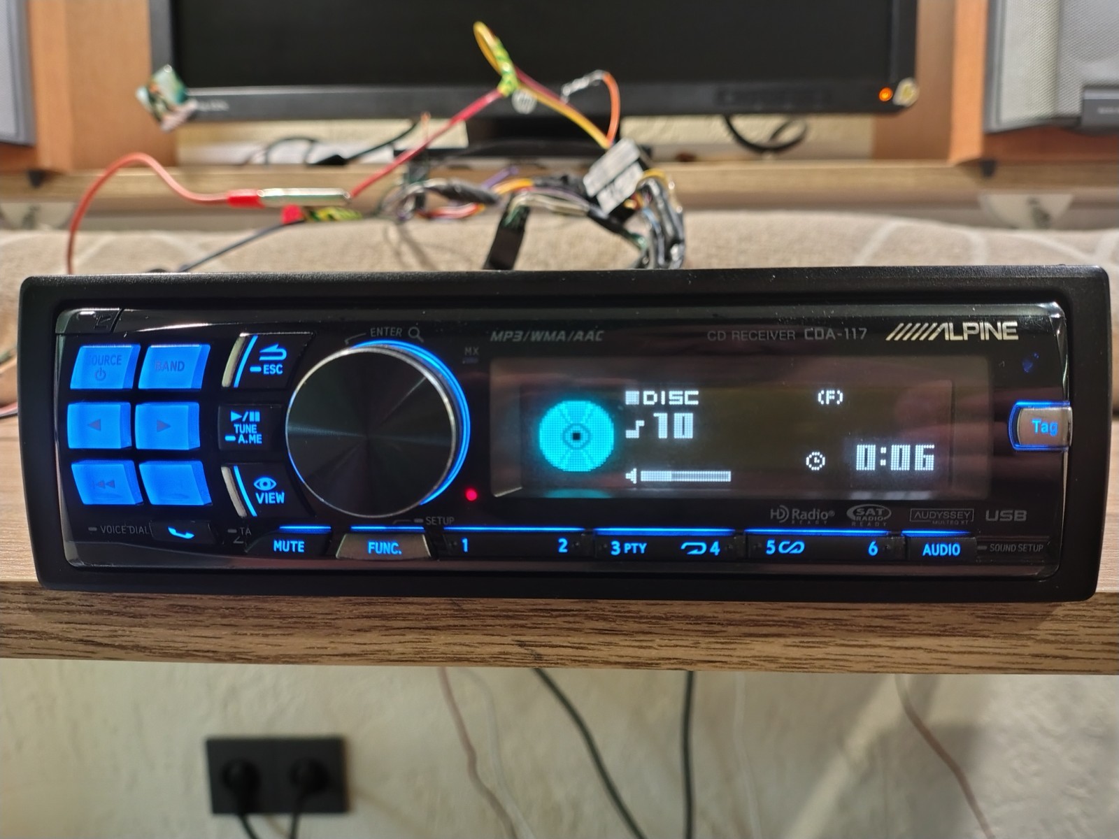 Alpine CDA-117 Car Stereo Mobile Media Station Fully Working Great Shape