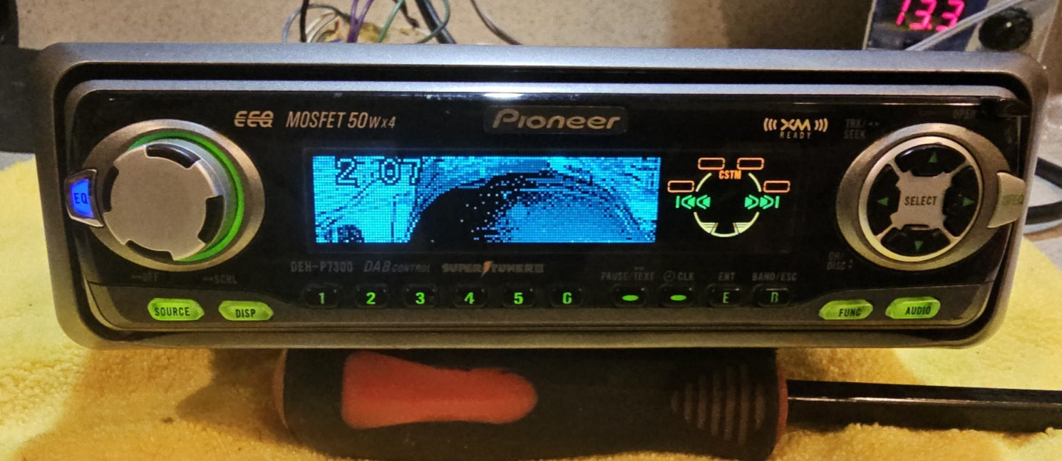 Vintage Pioneer Old School DEH-P7300 head unit Graphics display