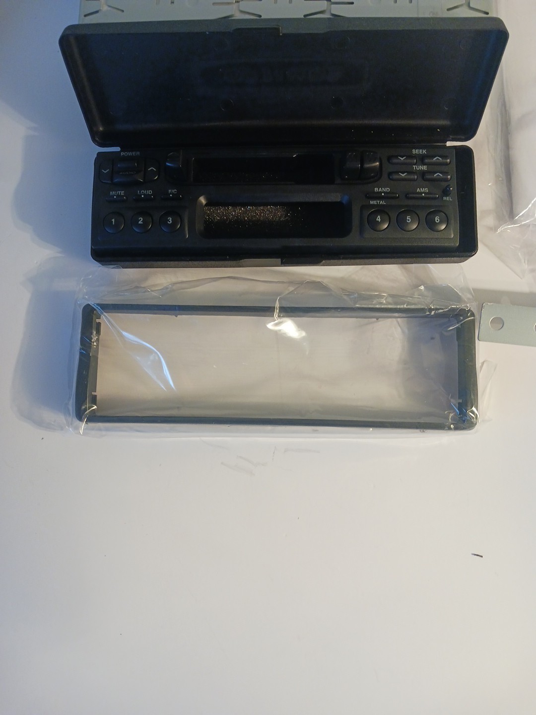Optimus High Power In-Dash Am/Fm Stereo Cassette W/Detachable Face No. 12-2113