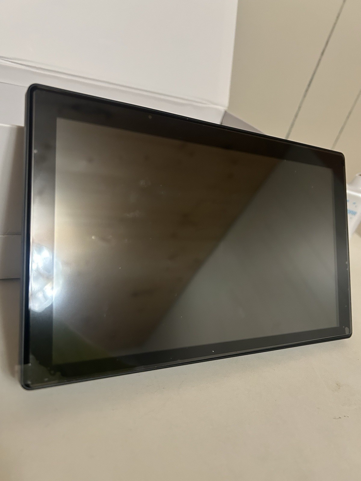 Hauxiy Wireless Smart Screen Stereo w/ Built In Bluetooth Model Q9S