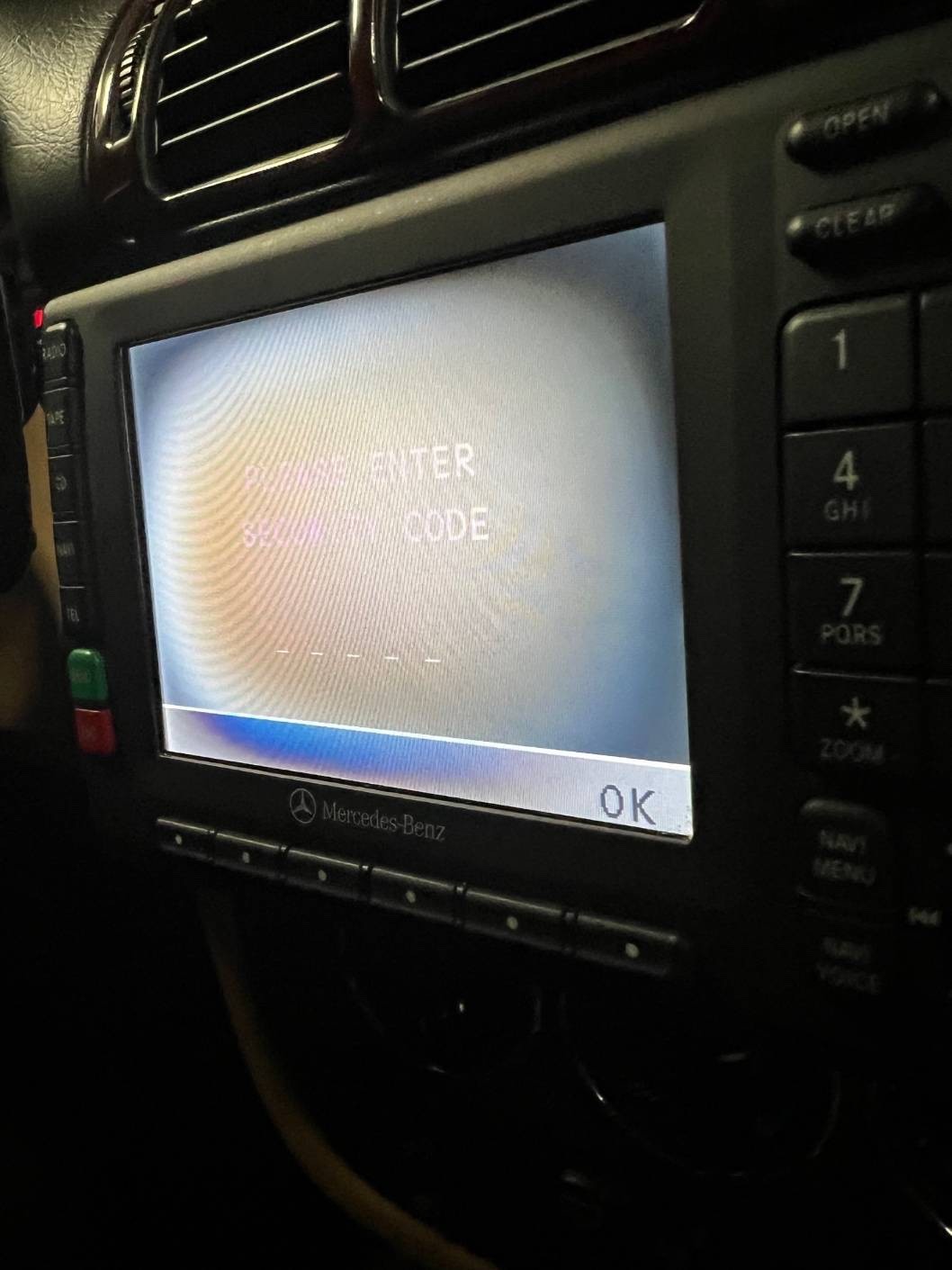 MERCEDES-BENZ RA4210 ML-Class Navigation GPS Radio LCD Display CD FOR PARTS