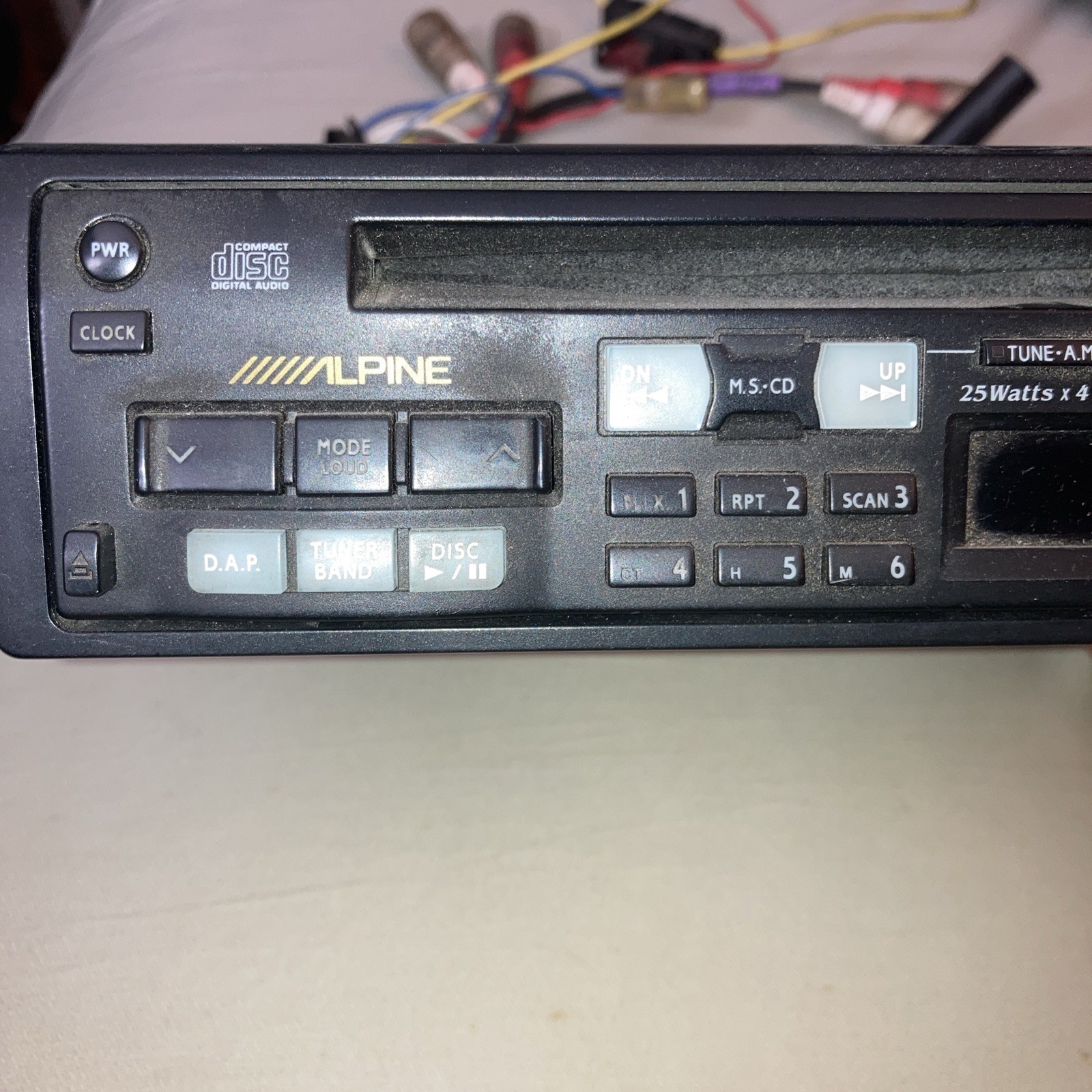 Alpine CDE-7821 CD Player Detachable Face Tuner Band Mode Loud D.A.P 25Wx4 1 DIN