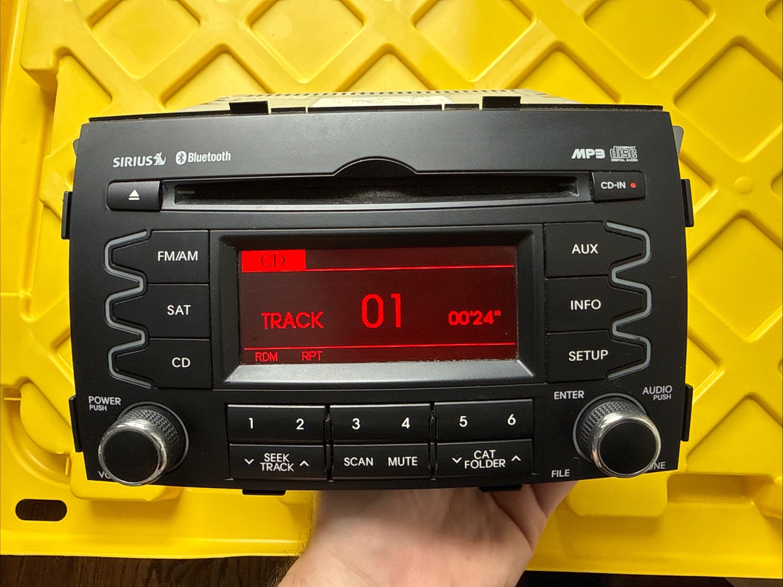2011-2013 Kia Sorento Radio Receiver AM/FM/CD/MP3 Bluetooth OEM 96140-1U201CA
