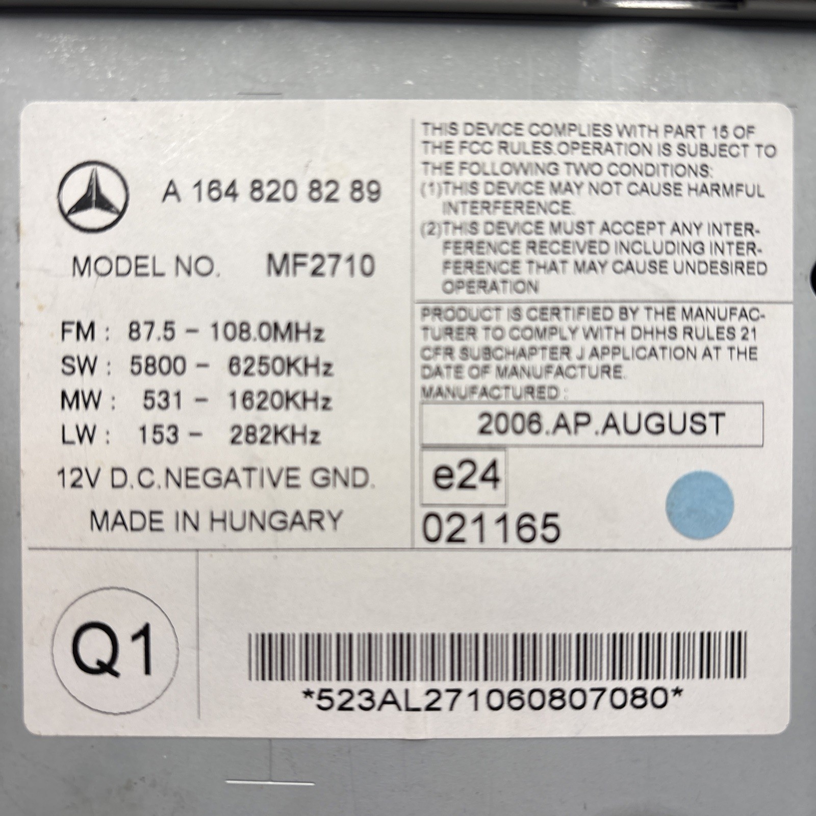 Mercedes Benz ML CD stereo radio Audio 20 MF2710 A1648208289 PARTS ONLY UNTESTED