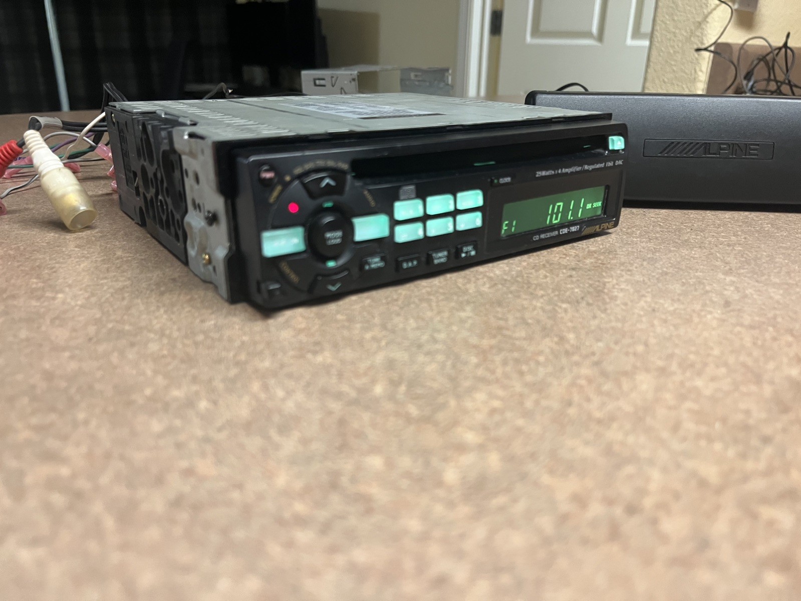 ALPINE CAR AUDIO STEREO IN DASH CD UNIT CDE-7827 VINTAGE PORSCHE BMW MERCEDES