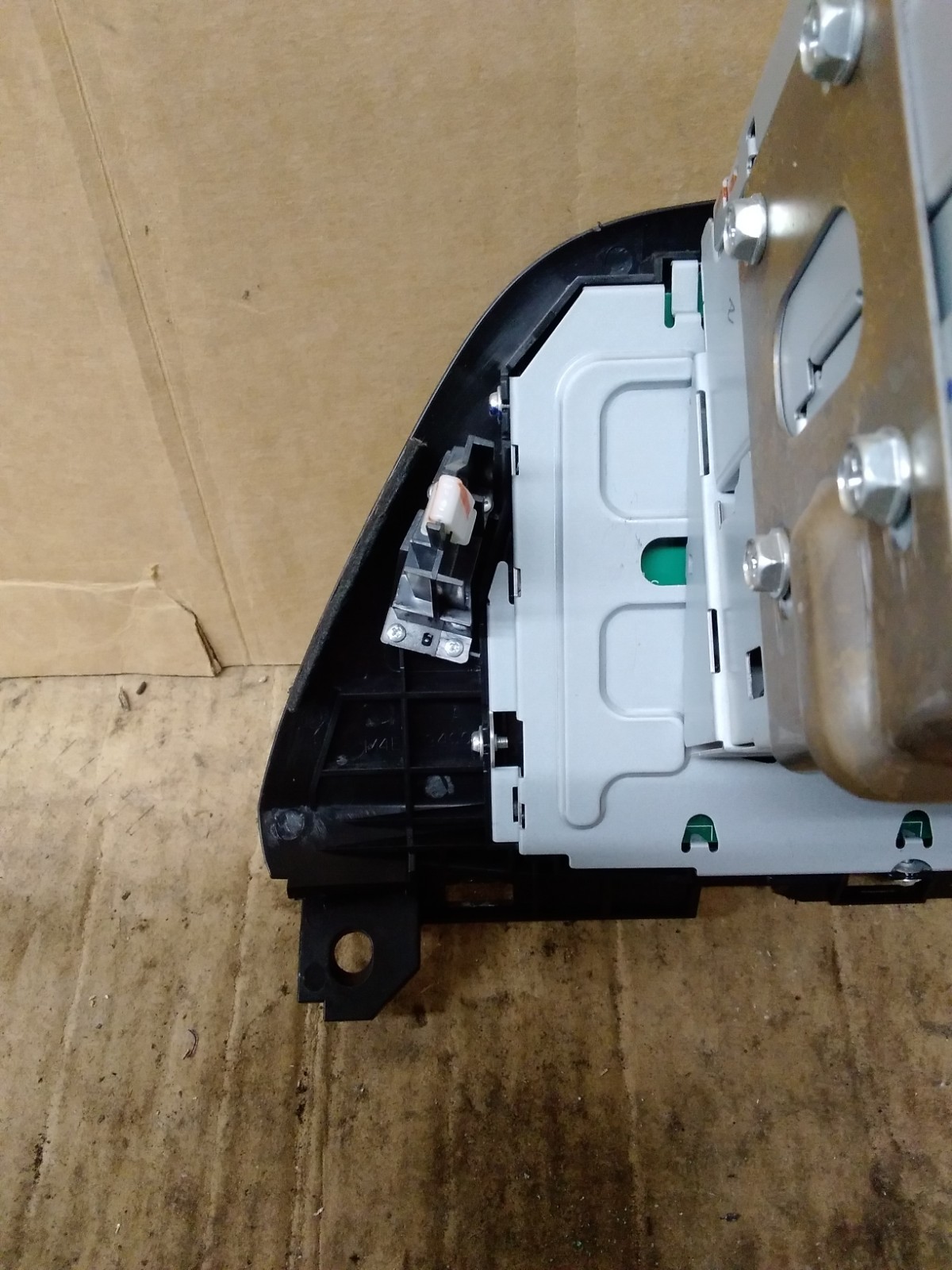 2008 Honda Odyssey AM FM XM MP3 6 CD Radio Receiver 39100-SHJ-A410 2005-2010